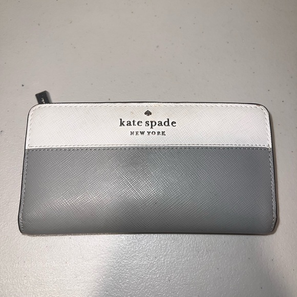 Kate Spade wallet - Picture 1 of 4